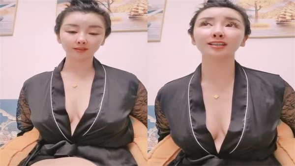 肥臀巨乳欲姐近拍骚穴特写，淫声浪语挑逗掰穴自慰，道具抽插白浆喷溅